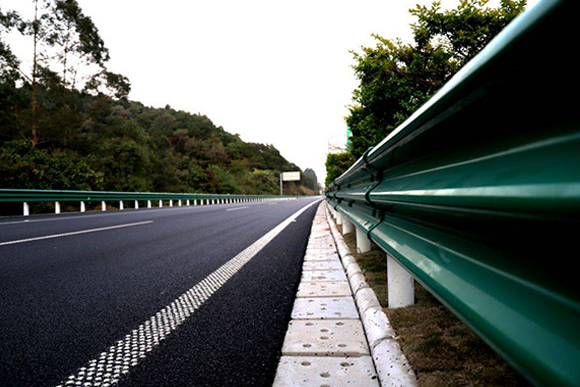 荆门高速公路护栏的常用类型