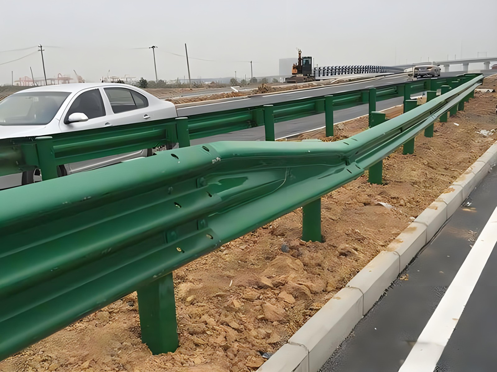 荆门高速波形护栏板日常维护方案确保道路安全新举措